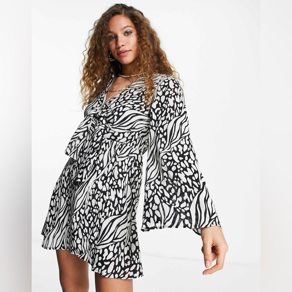 Topshop Monochrome Zebra Black and White Abstract Long Sleeve Flowy Dress